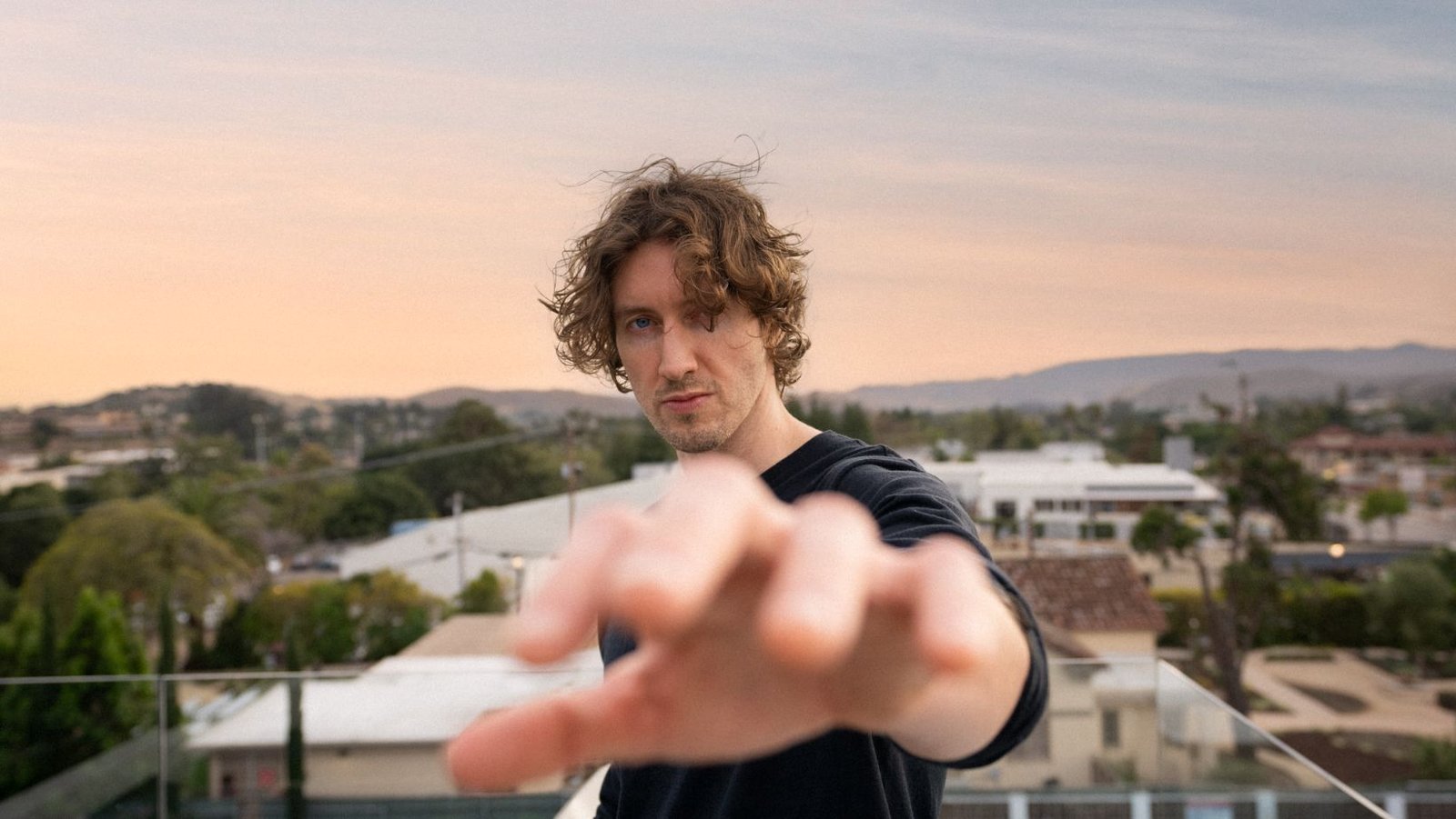 Dean Lewis